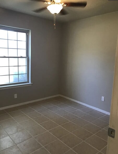 Bedroom 2 - 516 Mustang Drive