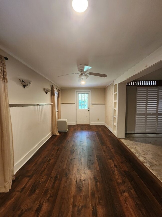 Building Photo - Mountain Escape!