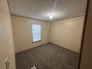 Building Photo - 831 N Pontiac Trail