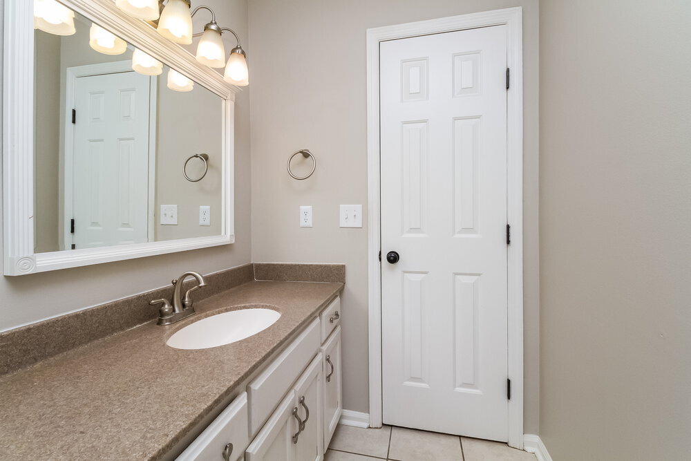 Building Photo - 494 Forest Ridge Dr