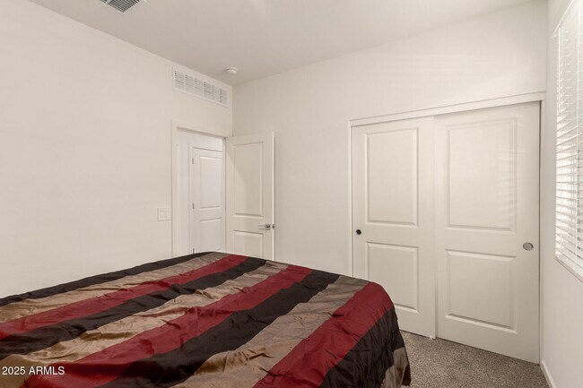 Building Photo - 3022 Hayden Rose Ave