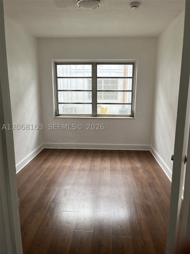 Building Photo - 3911 W Flagler St