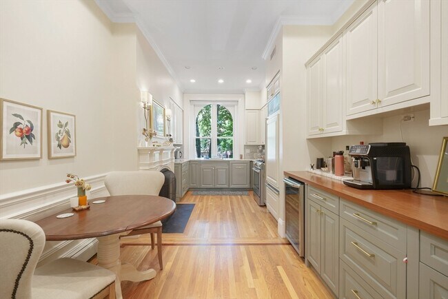 Building Photo - 28 Marlborough St