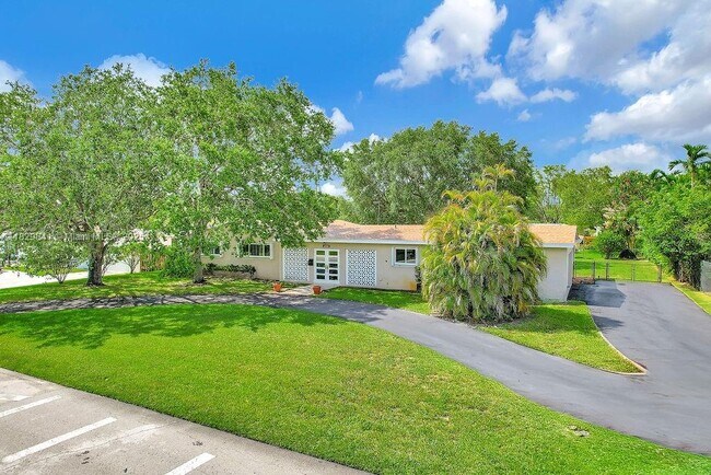 Building Photo - 8240 SW 141st St