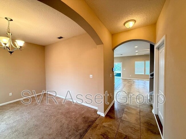 Building Photo - 641 Glendale Ln