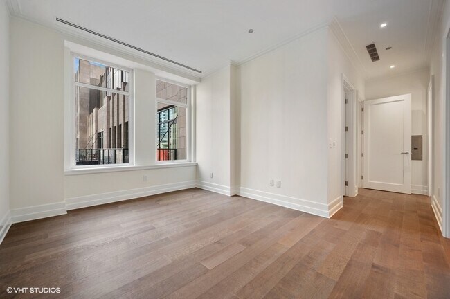 Building Photo - 435 N Michigan Ave