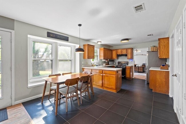 Building Photo - 14401 Richard Walker Blvd