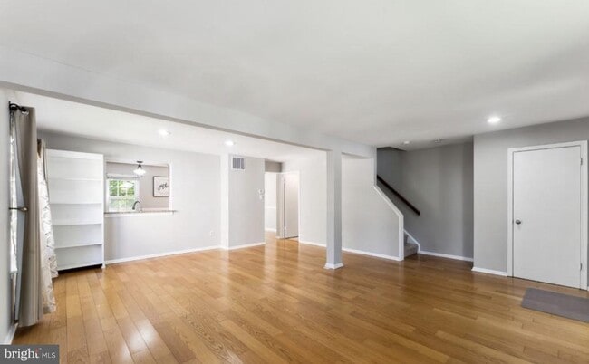 Building Photo - 8746 Ruppert Ct