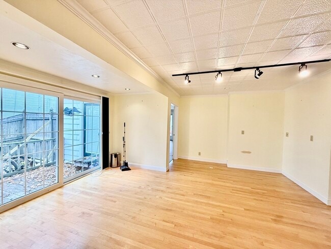 Building Photo - 23 Gardner Ave