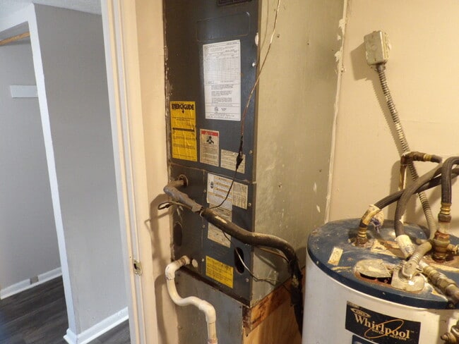 Building Photo - 302 Quachita Trail