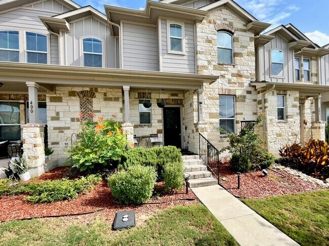 Building Photo - 402 Crater Lake Dr