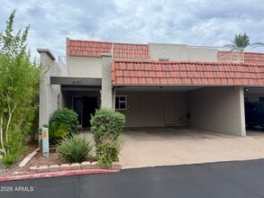 Building Photo - 4930 N 42nd Way