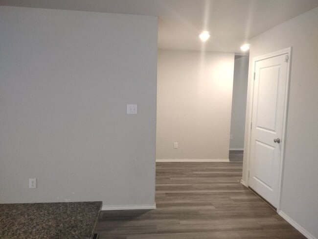 Building Photo - Charming 3 bedroom in Republic Creek!