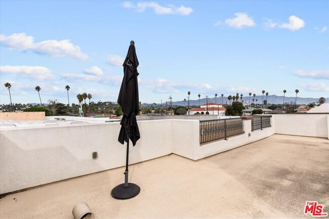 Building Photo - 127 Boeing Ln