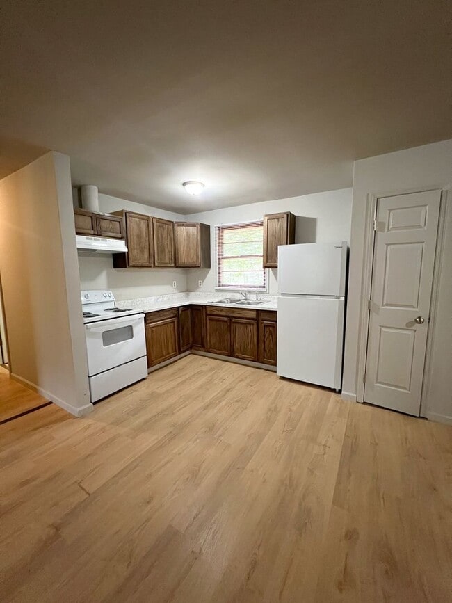 Building Photo - Charming Single-Family Home!