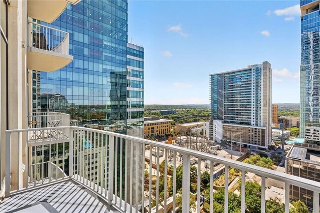 Building Photo - 360 Nueces St