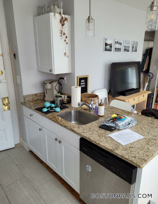 Building Photo - 28 Fleet St