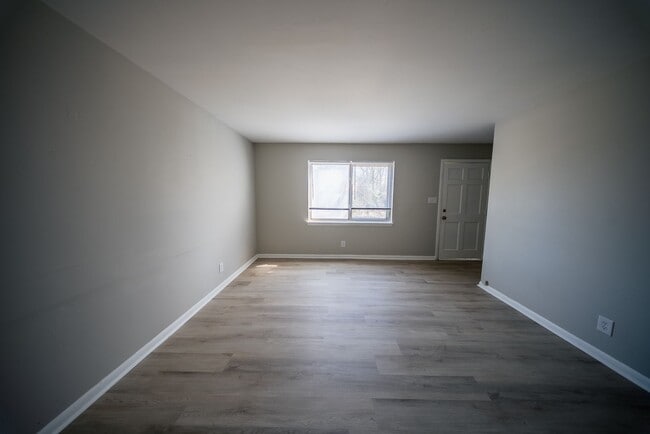 Building Photo - 209 Johnson St