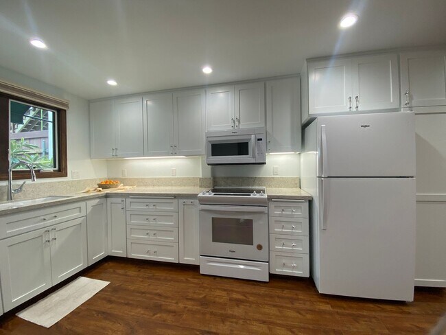 Building Photo - LARGE Mission Hills granny flat w/Loft and A/C!
