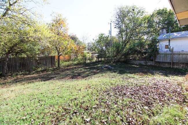 Building Photo - 10906 Lands Run St