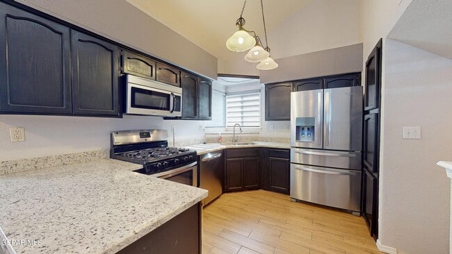 Building Photo - 7580 Plaza Taurina Dr