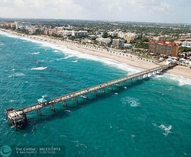 Building Photo - 1523 E Hillsboro Blvd