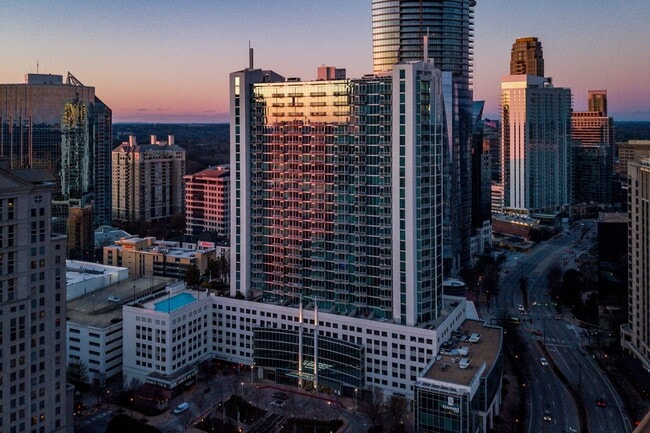 Building Photo - High-rise Luxury 1 Bedroom Buckhead Condo, Skyline Views of Atlanta!