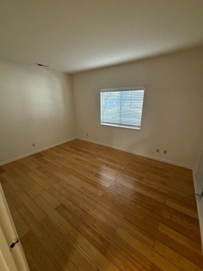 Building Photo - 3501 Richmond Blvd