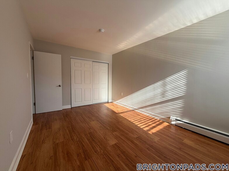 Building Photo - 9 Bronsdon St