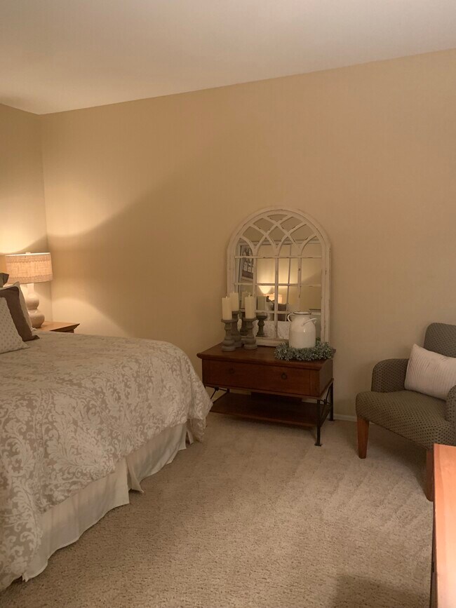 Building Photo - 15050 N Thompson Peak Pky