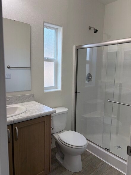 Building Photo - 2000 E Frontier Ave