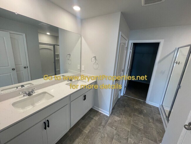 Building Photo - 1531 Rosewood Dr