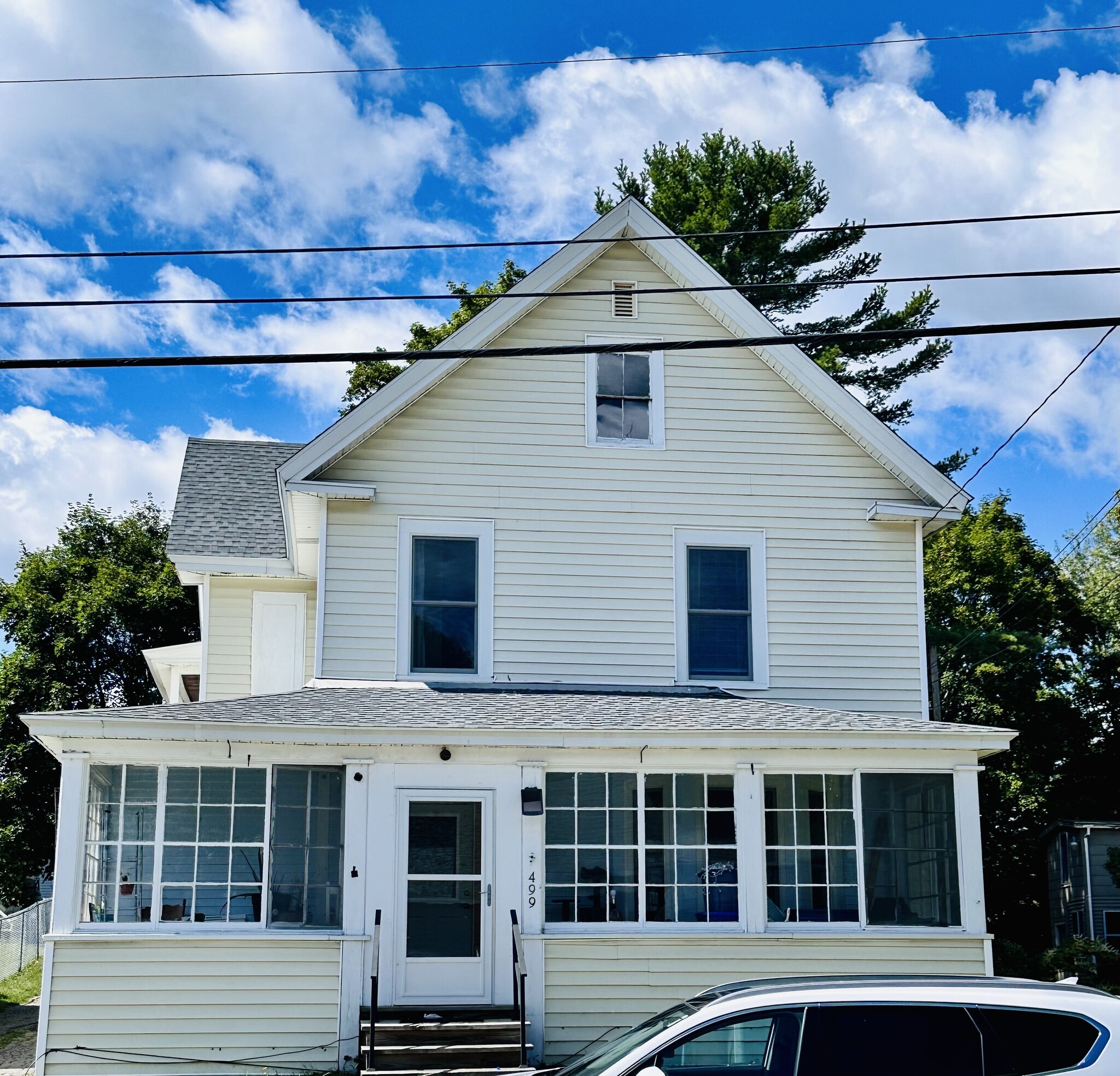 Building Photo - 499 Main St