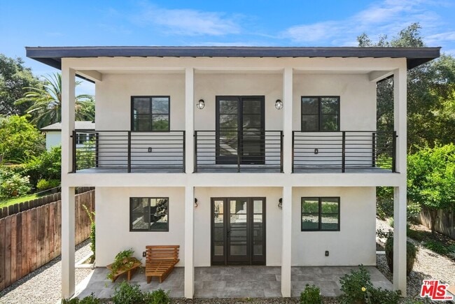 Primary Photo - 720 W Altadena Dr