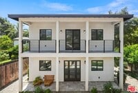 Building Photo - 720 W Altadena Dr