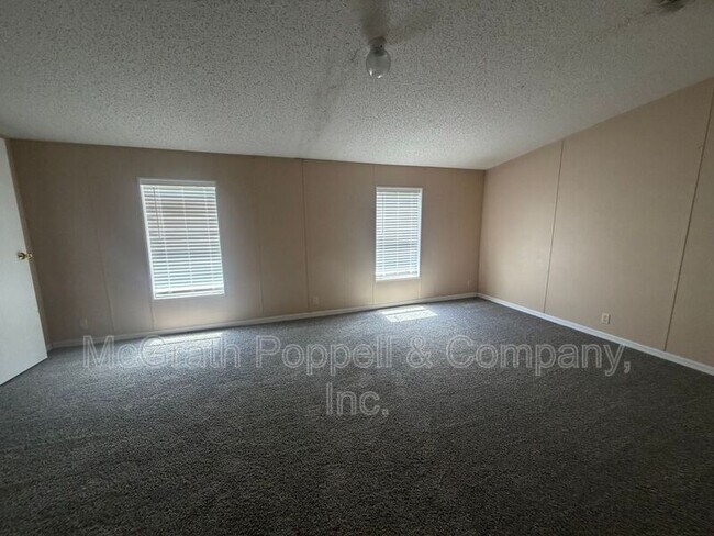 Building Photo - 12703 Lovers Ln