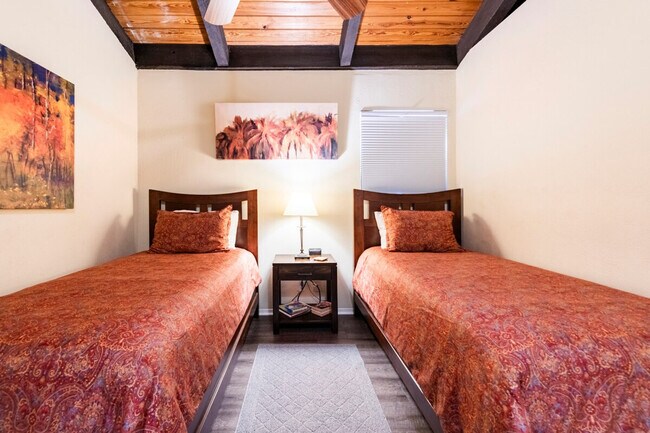 Building Photo - 2305 Trailside Dr