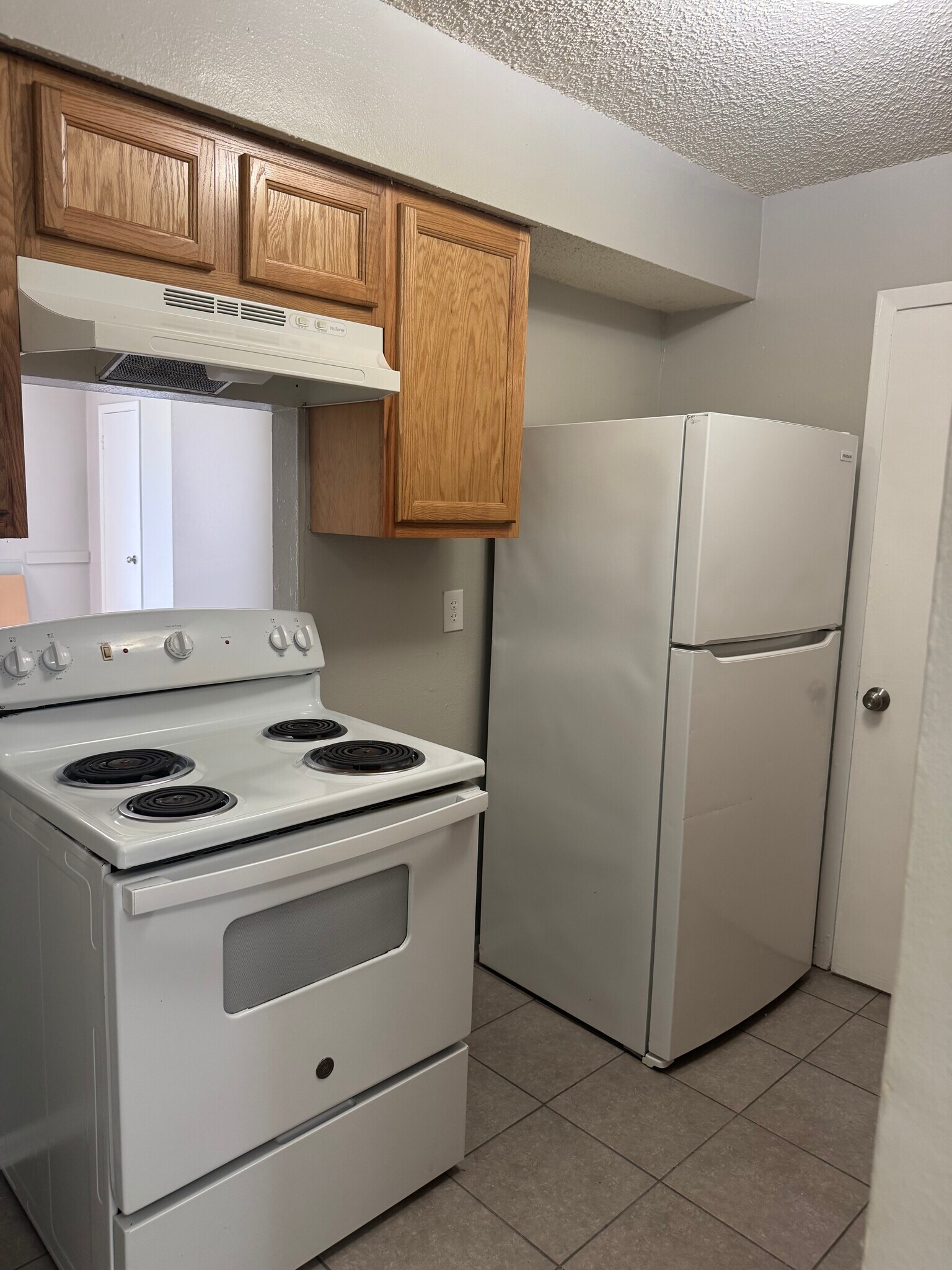 Building Photo - 708 24th St