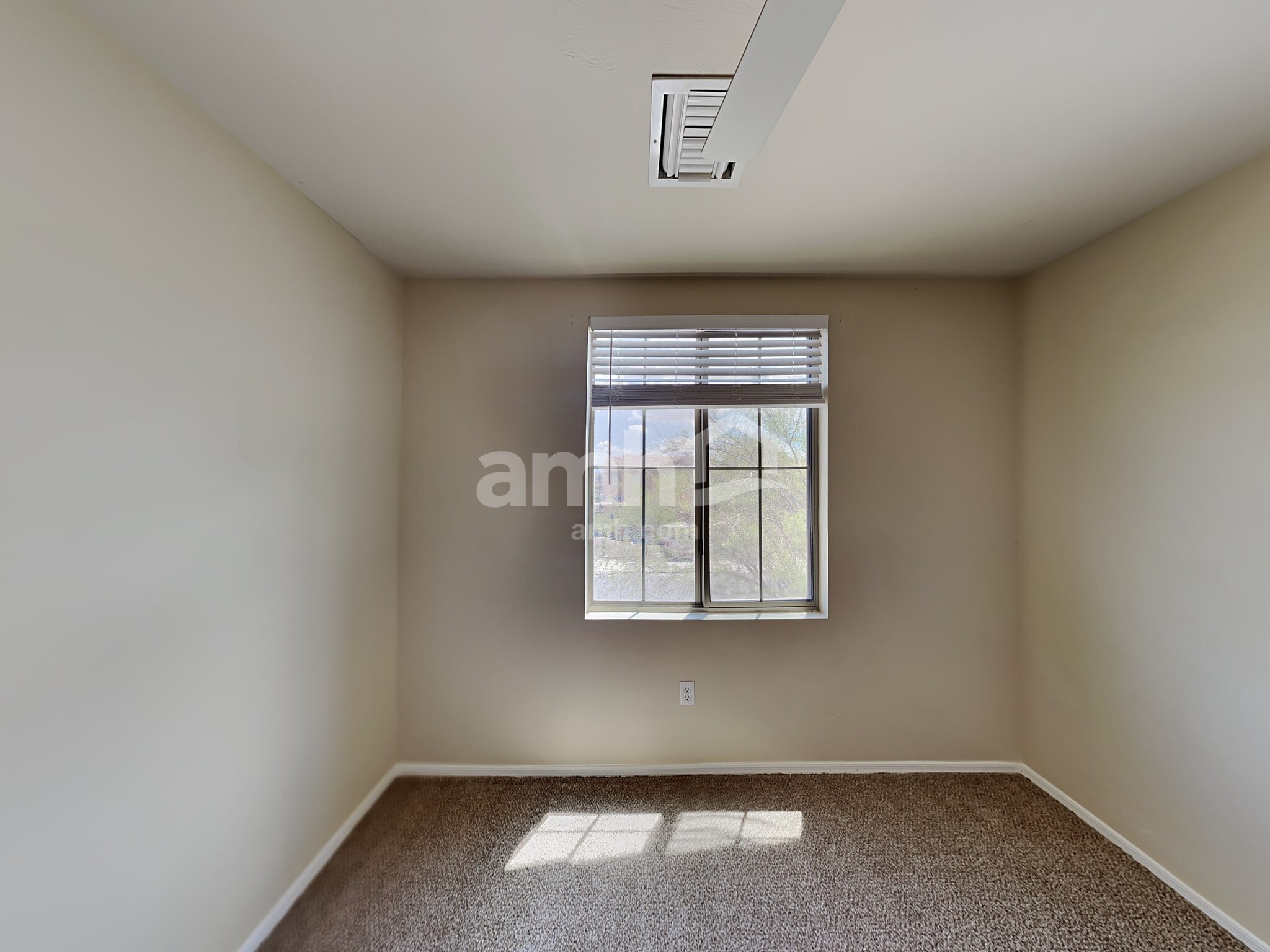 Building Photo - 12951 N Fox Hollow Dr