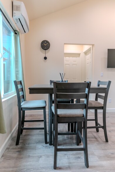 Building Photo - 1009 Arlington Ave