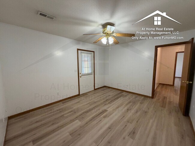 Building Photo - 1117-1119 Ashton Circle East