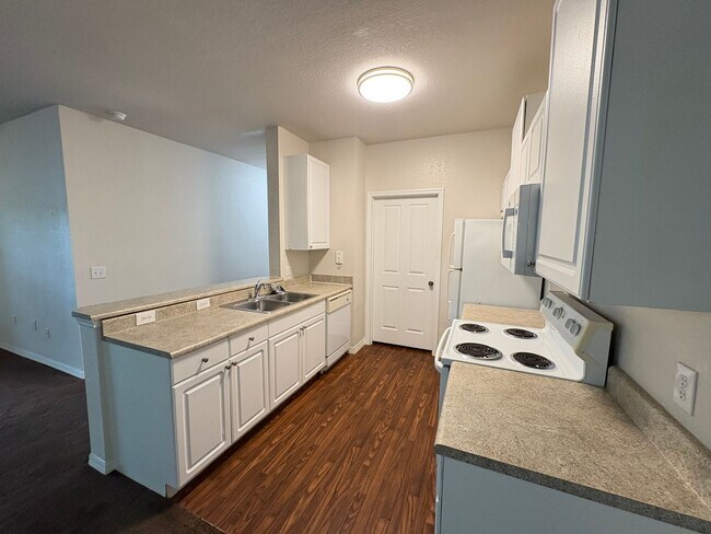 Building Photo - 1003