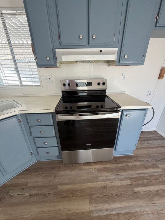 Building Photo - cute and cozy