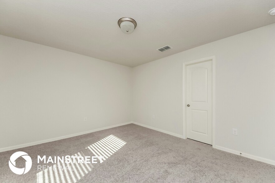 Building Photo - 230 Hyacinth Ct