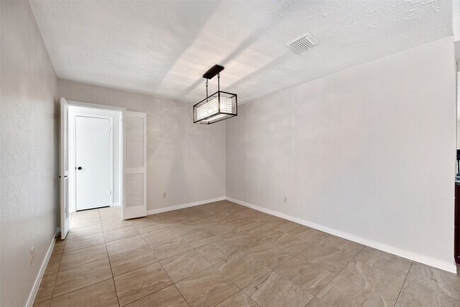 Building Photo - 16419 Lost Quail Dr