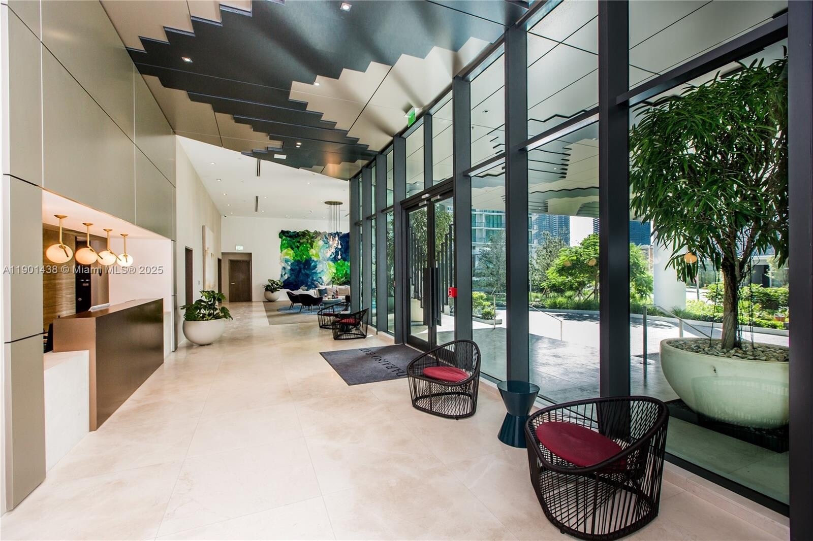 Building Photo - 650 NE 32nd St