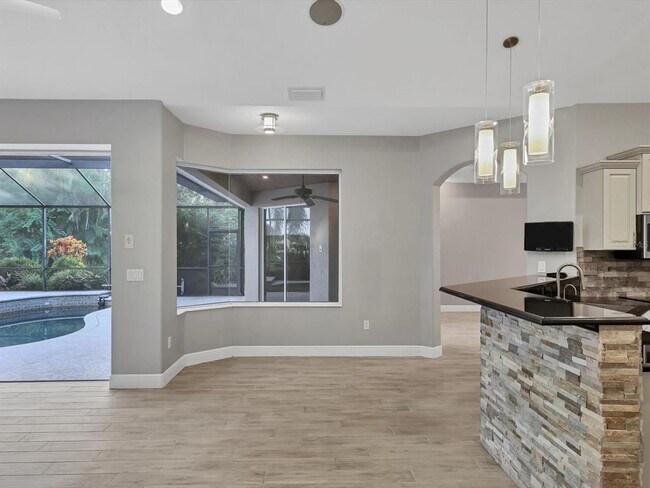 Building Photo - 16806 5th Terrace NE