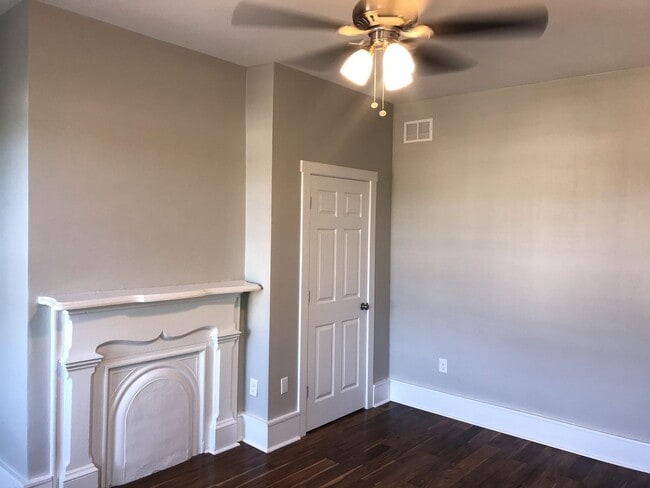 Building Photo - 3 BR, 1 Bath Townhouse - Lawrenceville - TOTALLY UPDATED!