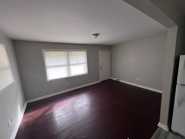 Building Photo - Room in House on Nations Ford Rd