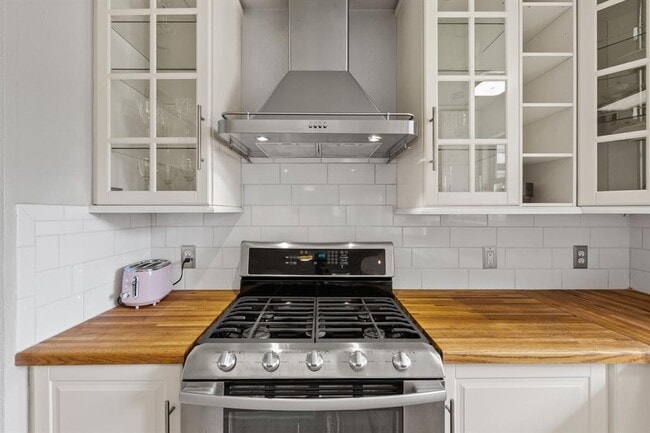 Building Photo - 12761 Council Bluff Dr